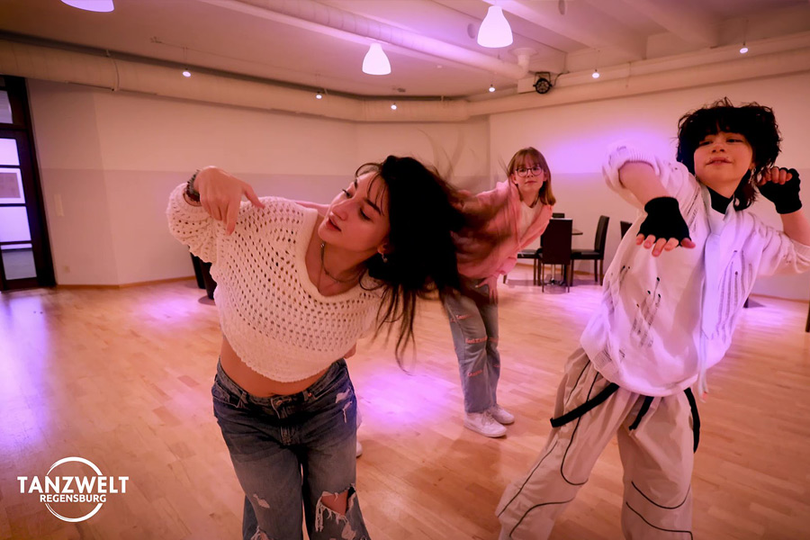 K-Pop tanzen lernen in Regensburg in der Tanzwelt