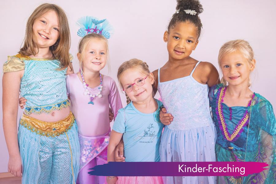 Kinder feiern Fasching in fantasievollen Kostümen bei einer bunten Kinder-Faschingsparty